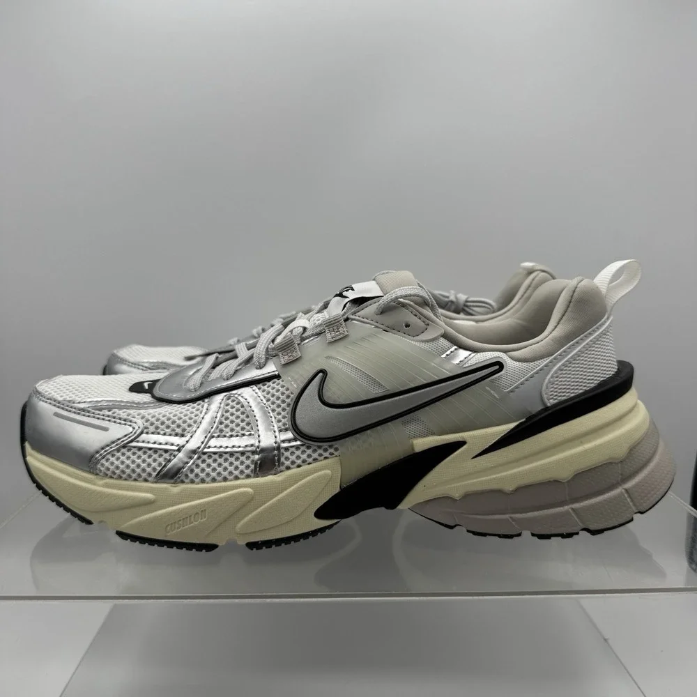 Brand New Nike V2K Run Pure Platinum Metallic Silver HJ4497-100 Men's Size 11